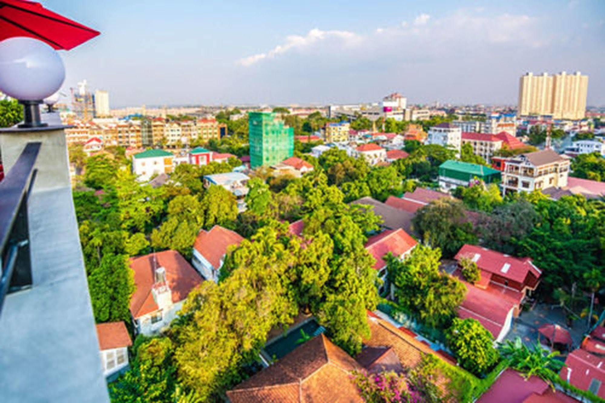 Diamond Palace Resort & Sky Bar Phnom Penh Exterior foto